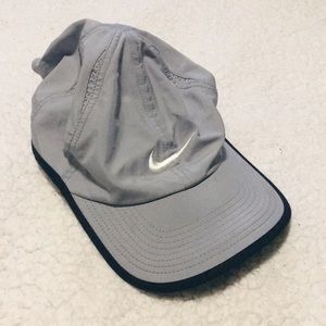 Nike feather light drift hat